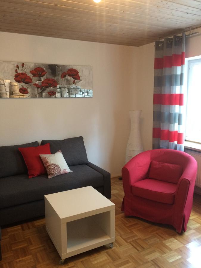 Ferienwohnung Im Grünen Illschwang Exterior foto