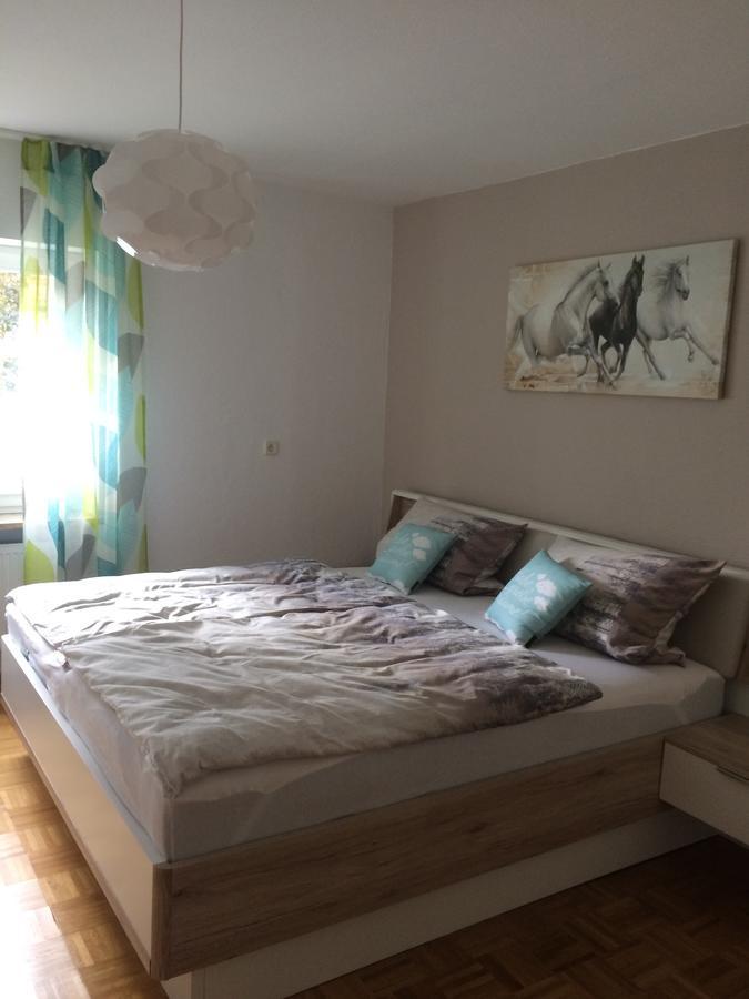 Ferienwohnung Im Grünen Illschwang Exterior foto