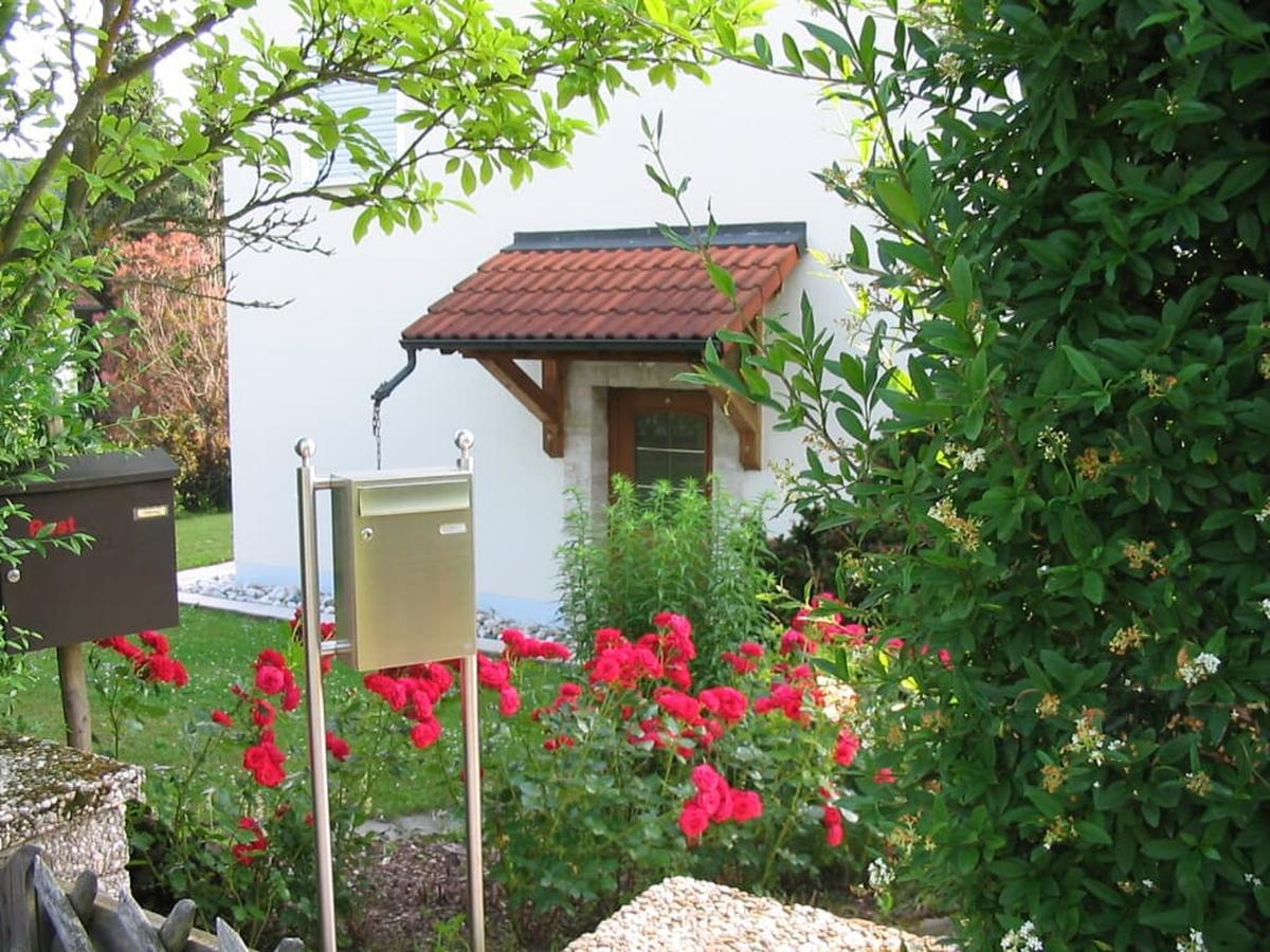 Ferienwohnung Im Grünen Illschwang Exterior foto